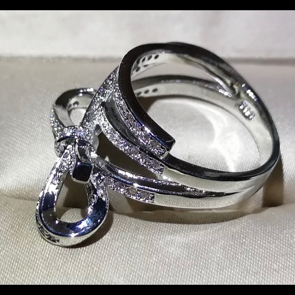 925 Sterling Moissanite Bow Ring - Picture 5 of 5